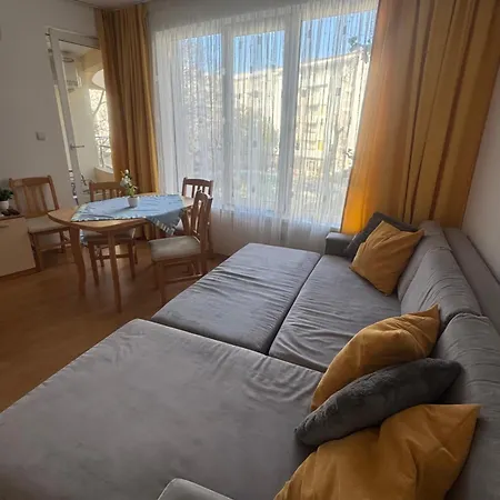 Yassen - Apartma S Vyhledem Na Bazen Διαμέρισμα *